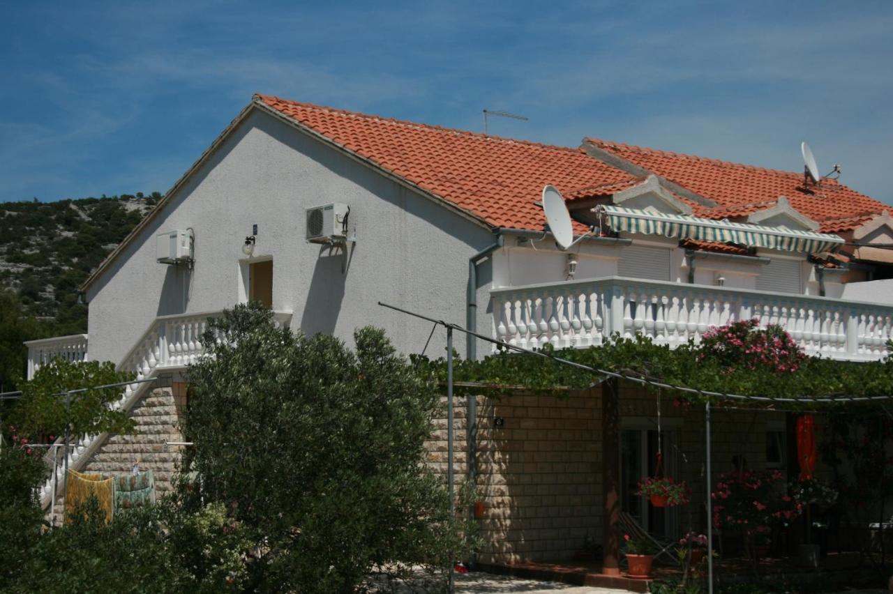 Apartments And Rooms With Parking Space Jezera, Murter - 5082 Exterior photo